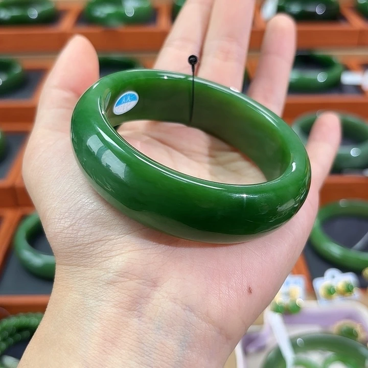 和田玉（碧玉）未镶嵌手镯