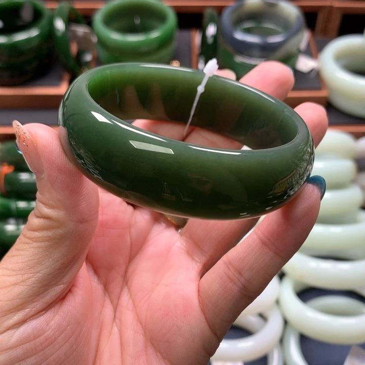【闪购商品】未镶嵌手镯和田玉（碧玉）56