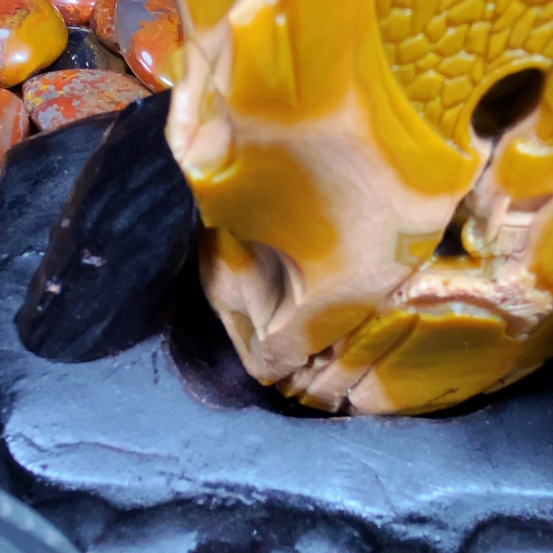 未镶嵌颈饰玛瑙/玉髓狼**抱