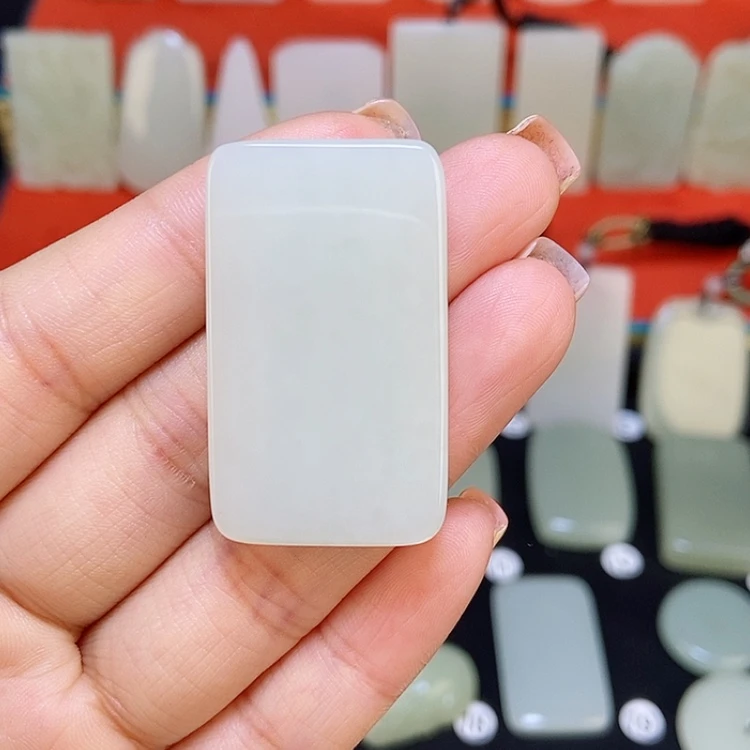 【闪购商品】颈饰未镶嵌和田玉