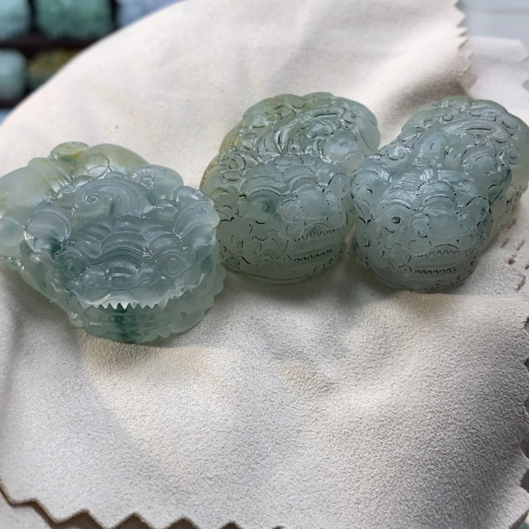 东***哥定制翡翠未镶嵌天然翡翠吊坠貔貅