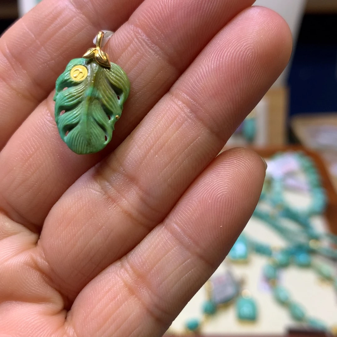 绿松石18K金镶嵌挂件