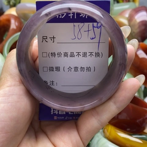 未镶嵌手镯石英质玉君*