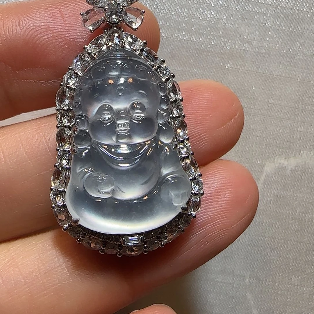 翡翠18K金镶嵌颈饰宝宝佛