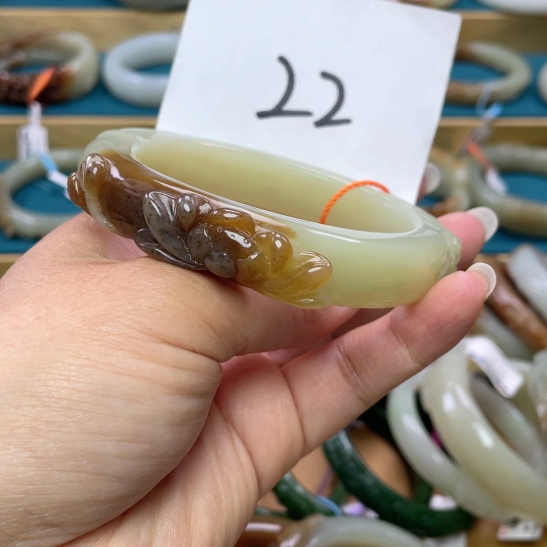 未镶嵌手镯（贵妃镯）和田玉圈口62