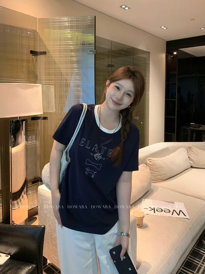 现货9242X大婉酱肉肉微胖定制【布鲁托】拼接领口字母印花休闲上衣