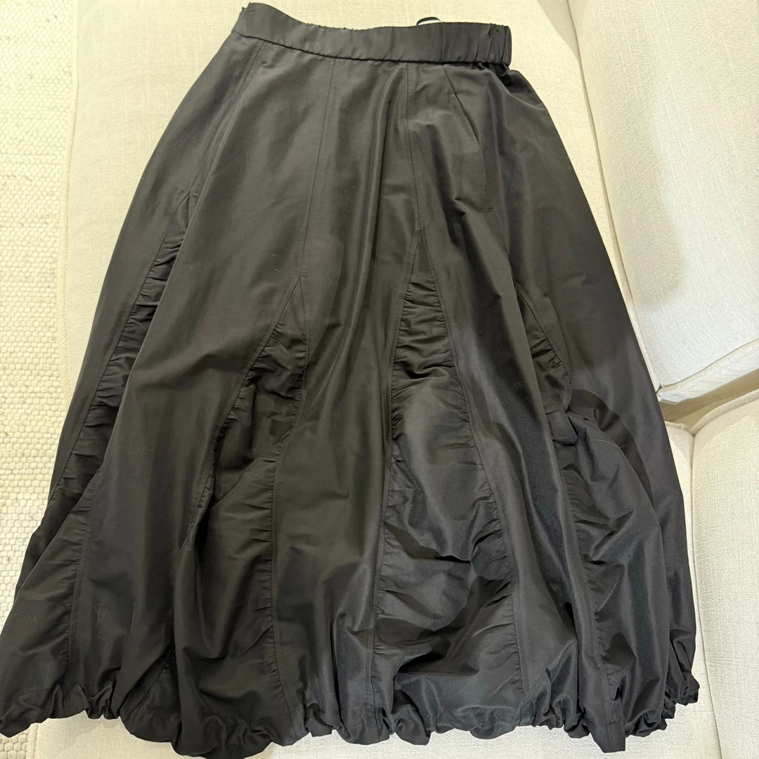 AUM25年夏季新款时尚高级显瘦黑色气质百搭花苞半身裙M1FZ22202