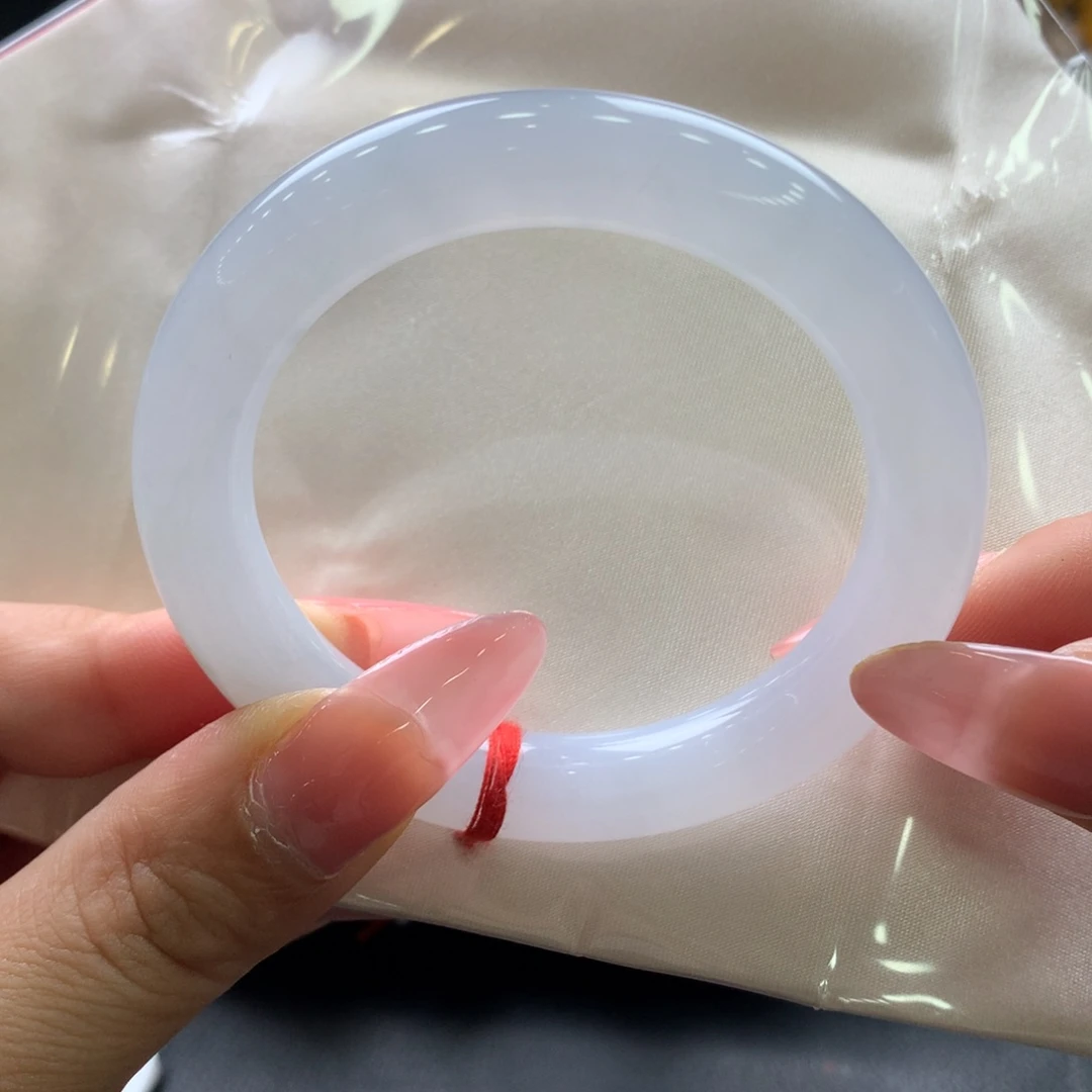 翡翠未镶嵌手镯52.5圆条