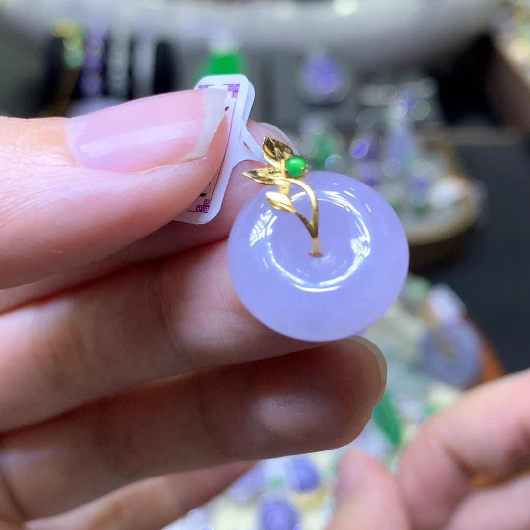 【闪购商品】翡翠颈饰18K金镶嵌翡翠吊坠项链