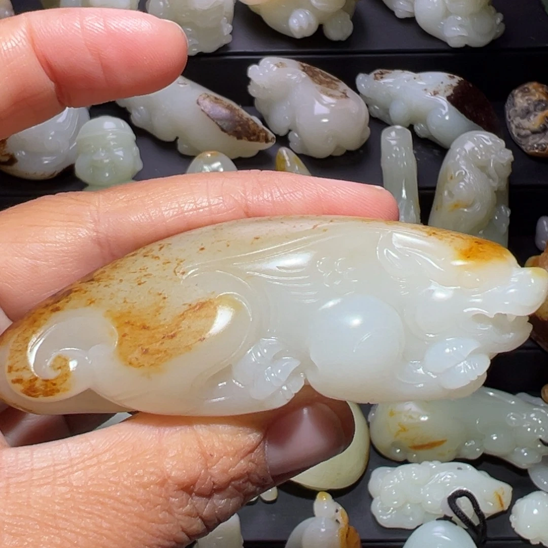 $***飞和田玉未镶嵌颈饰