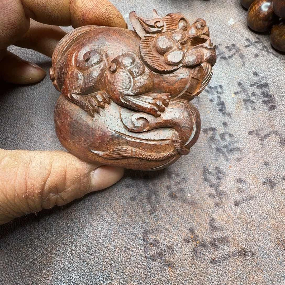 檀香紫檀（小叶紫檀）印度小叶紫檀貔貅手把件
