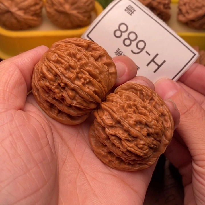 把件桃核山地楼40…..