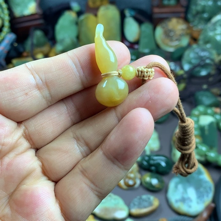 岫岩老玉（透闪石质玉）未镶嵌吊坠(赠链)千*