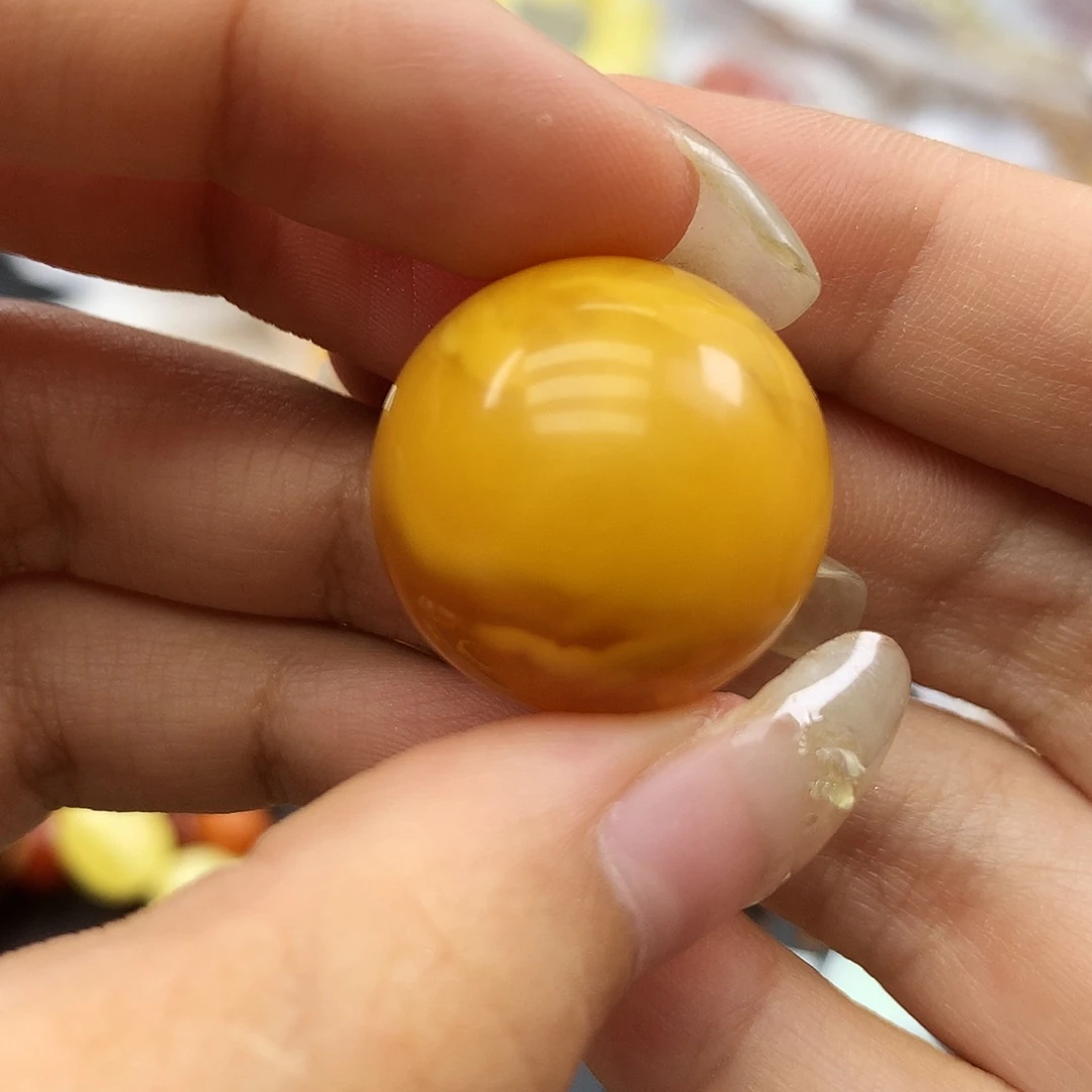 未镶嵌琥珀珠宝奇石