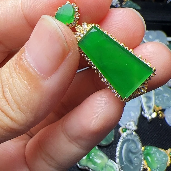 翡翠18K金镶嵌吊坠(不含链)