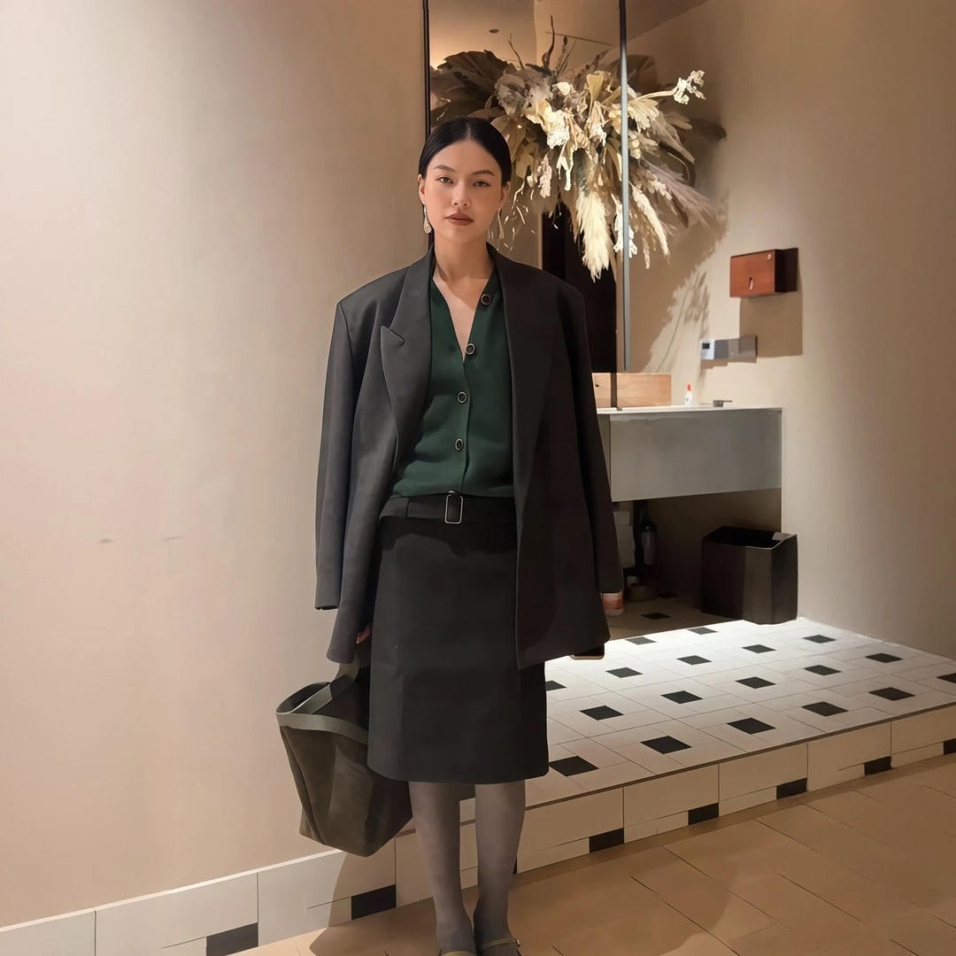 文艺复古老钱风毛呢西装套装女冬装气质通勤呢子外套半身裙两件套