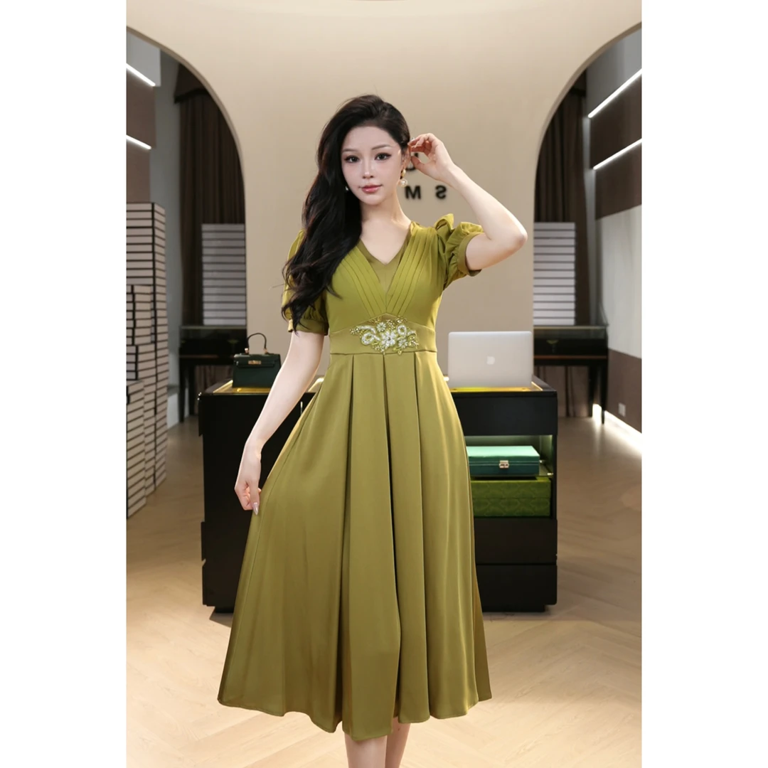 现货2025夏季新款【Q23-X15】气质轻奢小众绿色v领收腰显瘦连衣裙