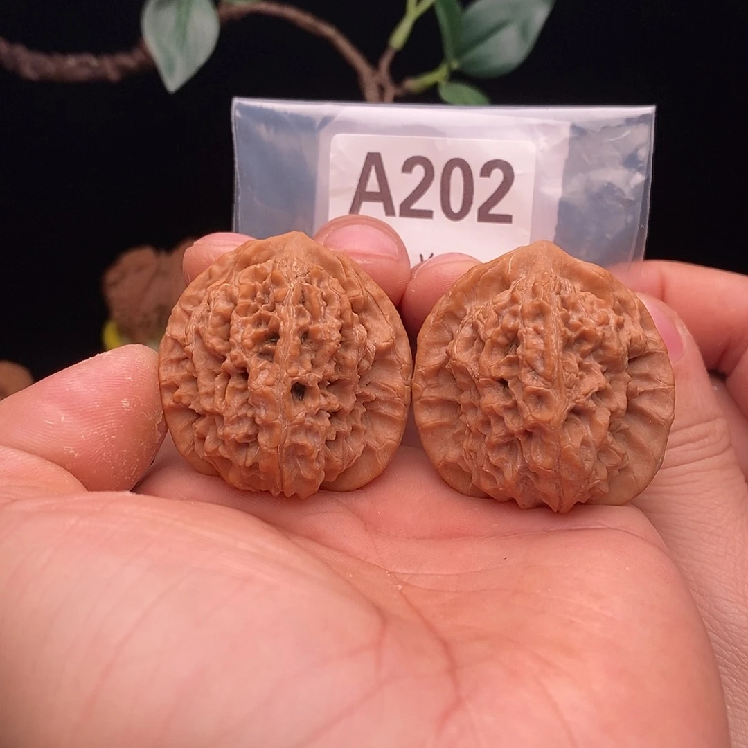 文玩核桃吊坠马老四40