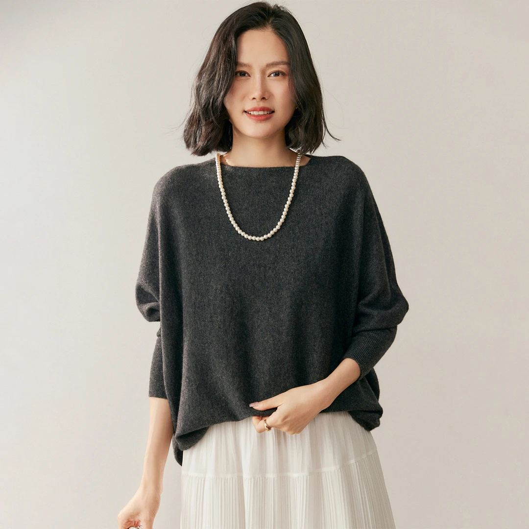 时尚百搭宽松毛针织衫女秋季常规款圆领羊绒毛衣套头款蝙蝠针织衫
