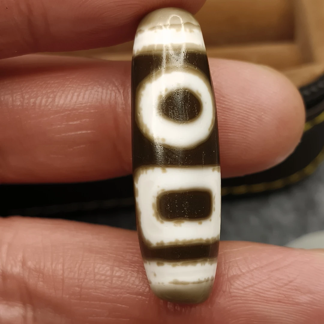 黑白双天地玛瑙珠