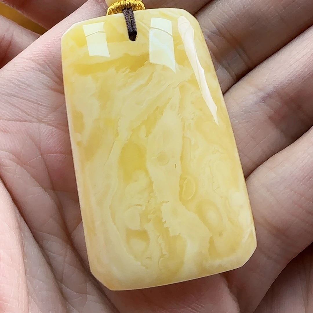 未镶嵌琥珀珠宝奇石