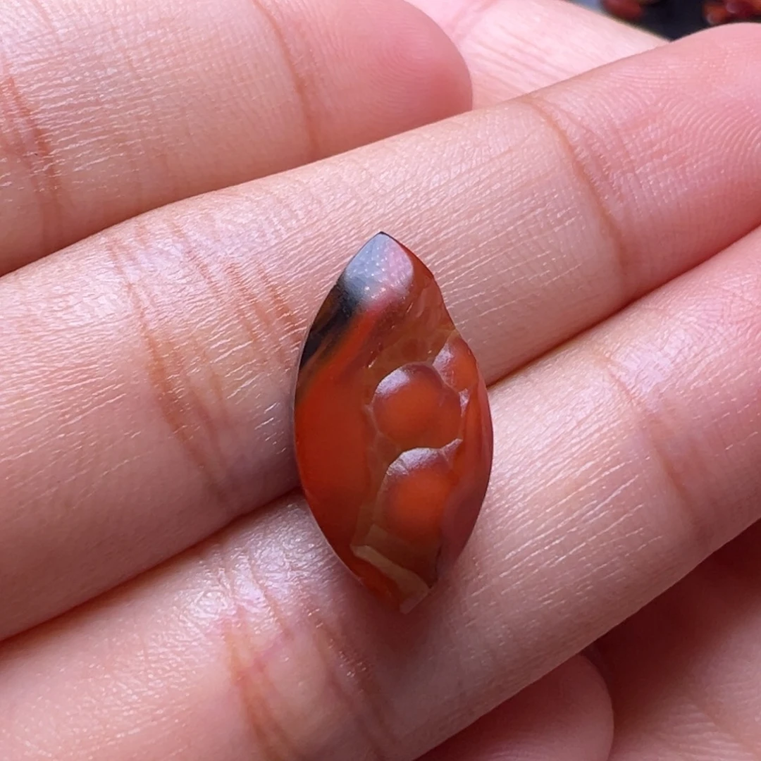 南红玛瑙未镶嵌珠宝奇石