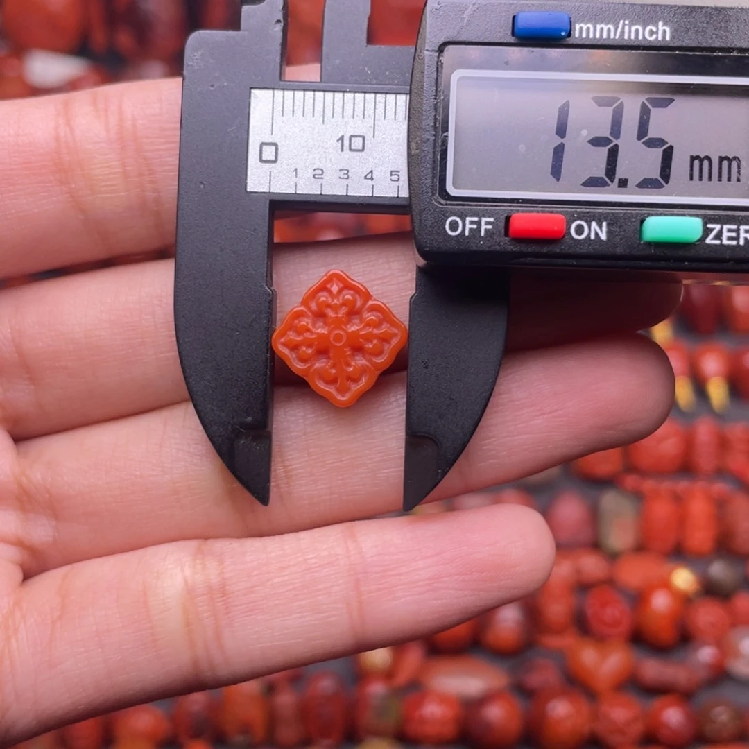 南红玛瑙未镶嵌配饰降魔杵背云款