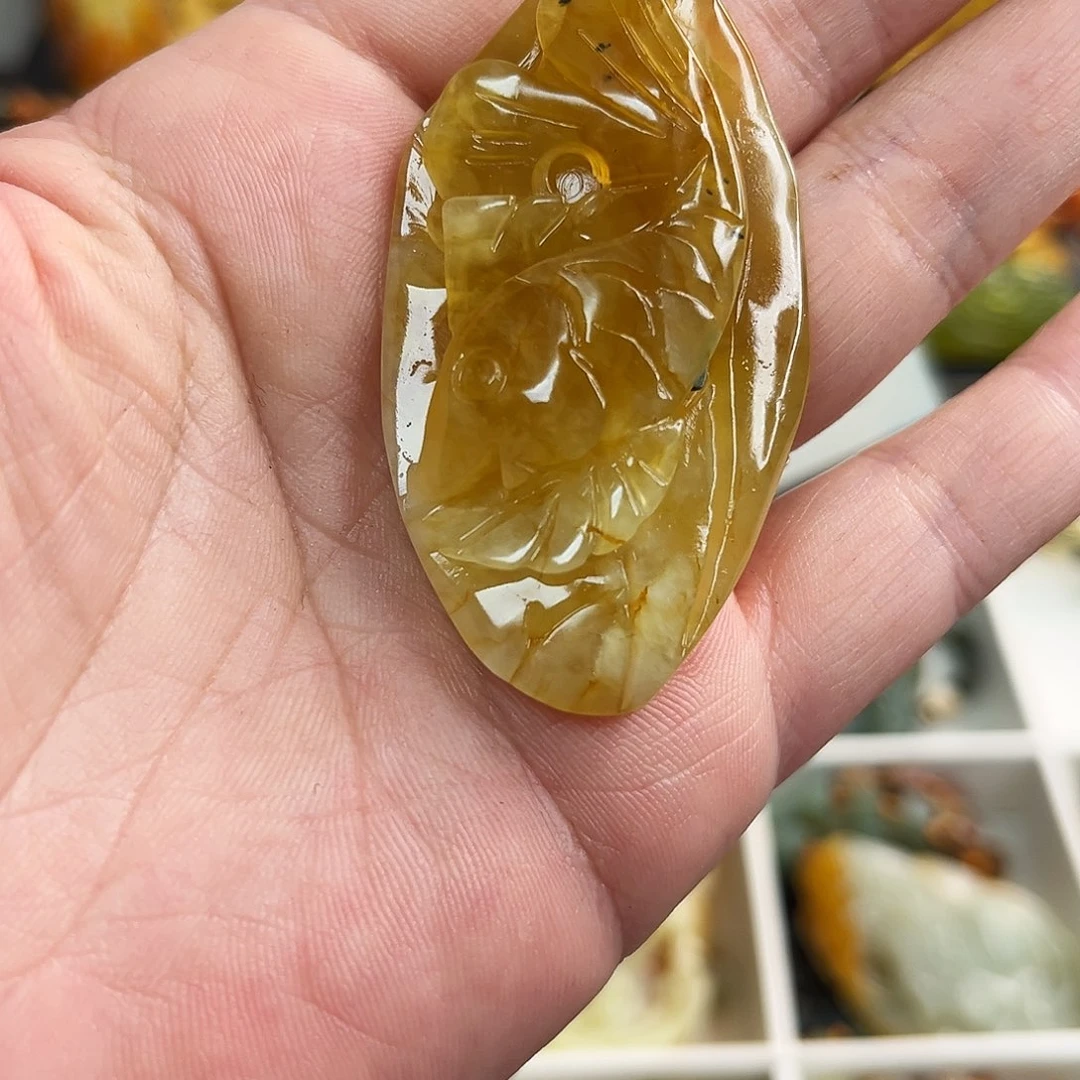 蛇纹石玉颈饰未镶嵌