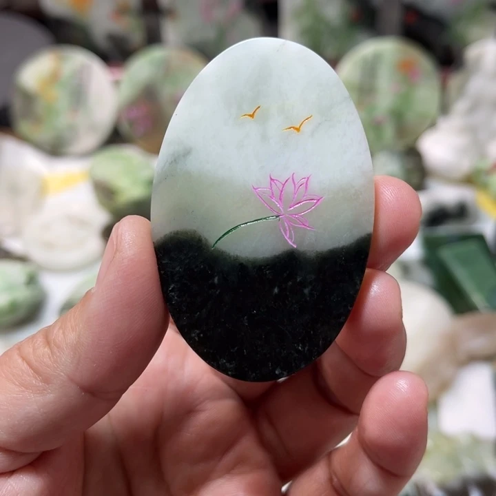 独山玉未镶嵌颈饰