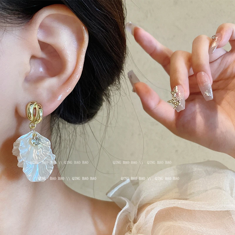 合金亚克力耳饰 花瓣耳环女气质独特设计小众耳饰轻奢高级感耳饰