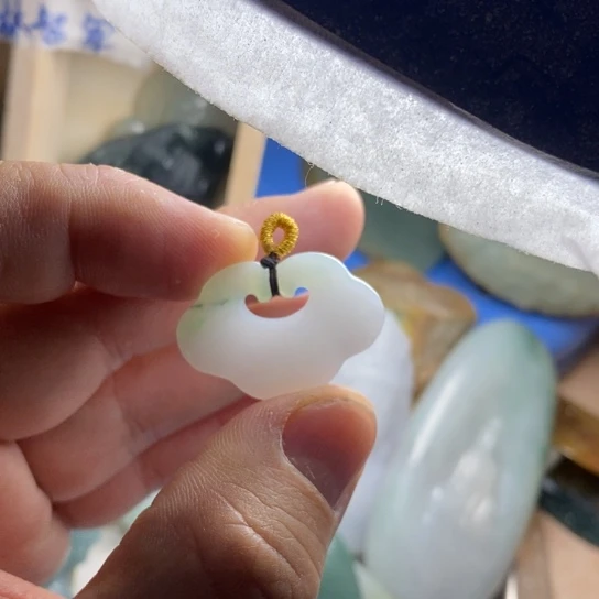 翡翠颈饰未镶嵌翡