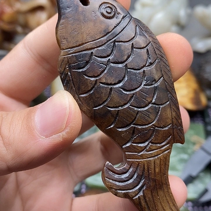 未镶嵌蛇纹石玉颈饰