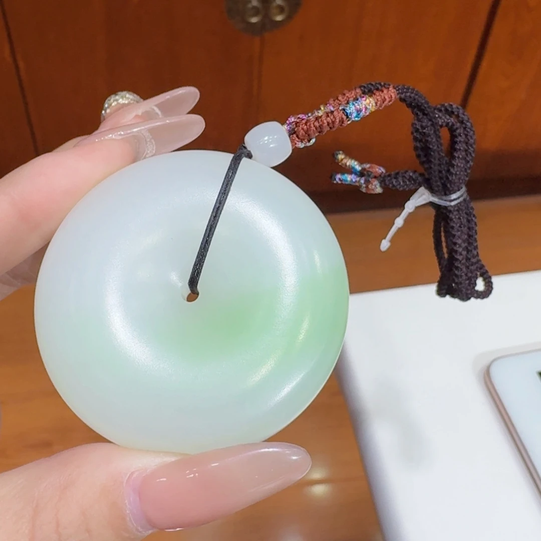 和田玉（翠青玉）平安扣未镶嵌沙***泪