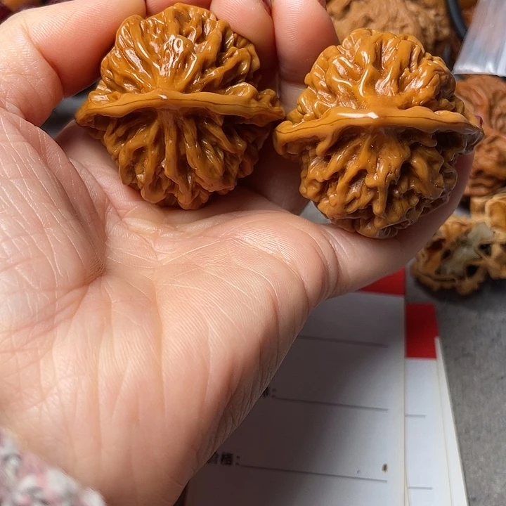 文玩核桃吊坠帝王