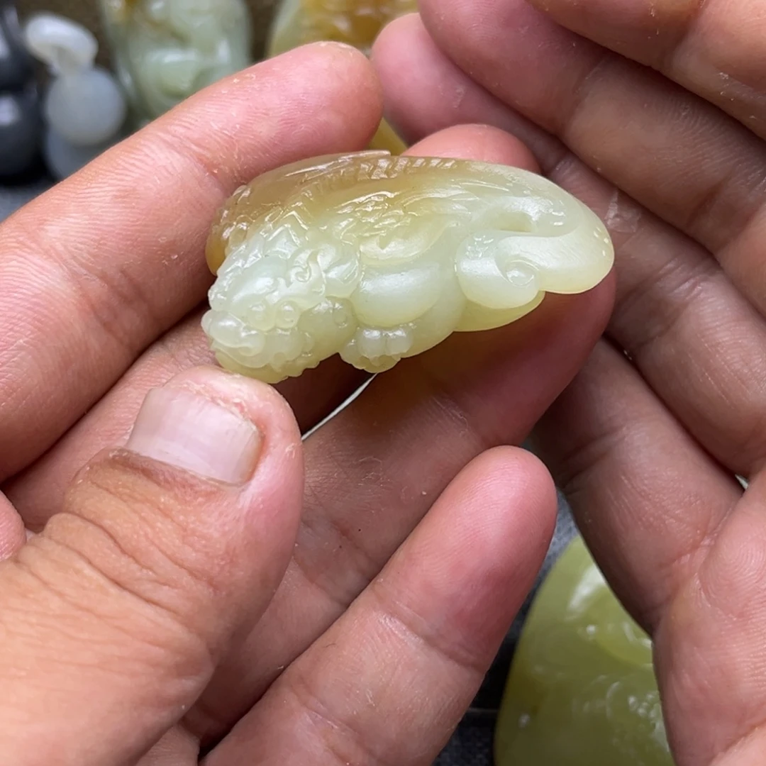 颈饰未镶嵌和田玉