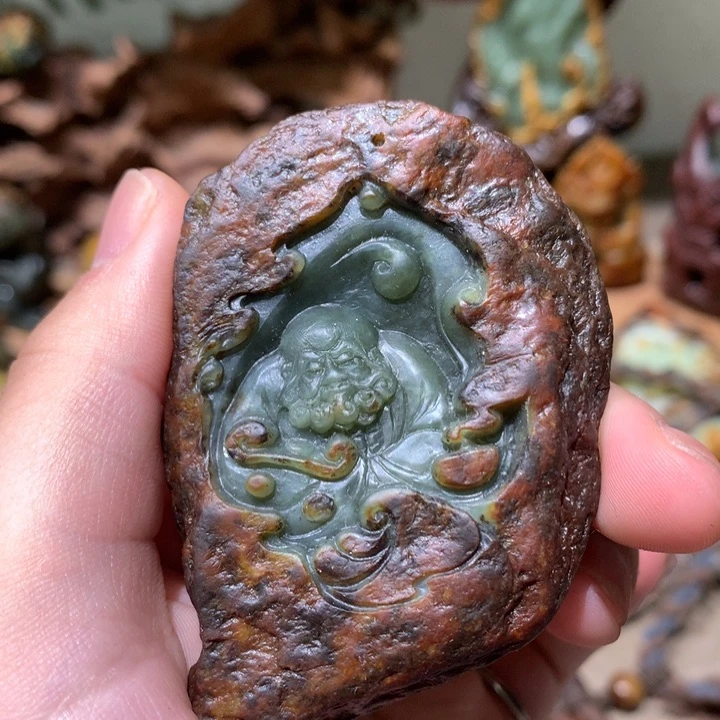 未镶嵌岫岩河磨玉（透闪石质玉）把件