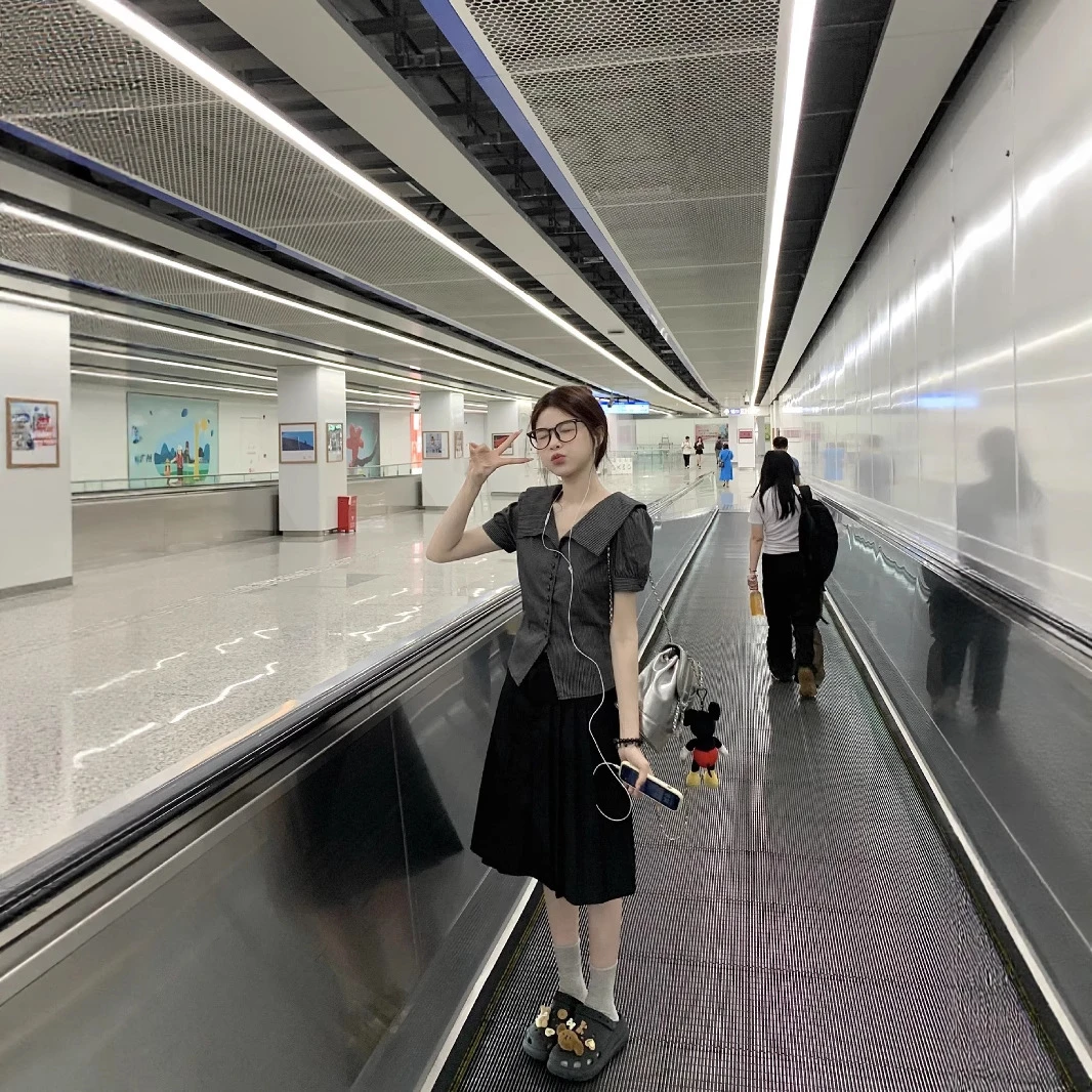 新款夏季韩版时尚百小众洋气设计感上衣衬衫女装韩系甜辣短袖