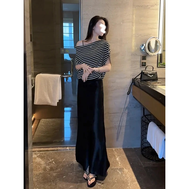 今年流行条纹斜肩短袖上衣女缎面半身裙子2025小个子超好看套装裙