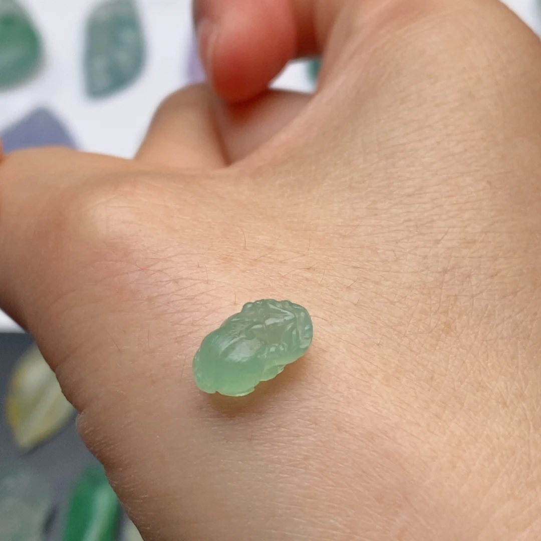 定制翡翠未镶嵌貔貅