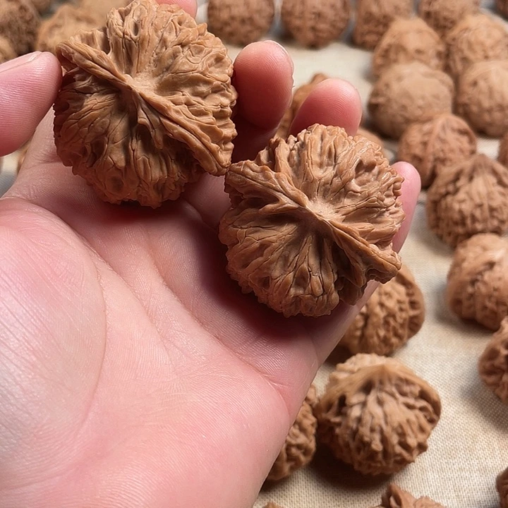 文玩核桃吊坠苹果