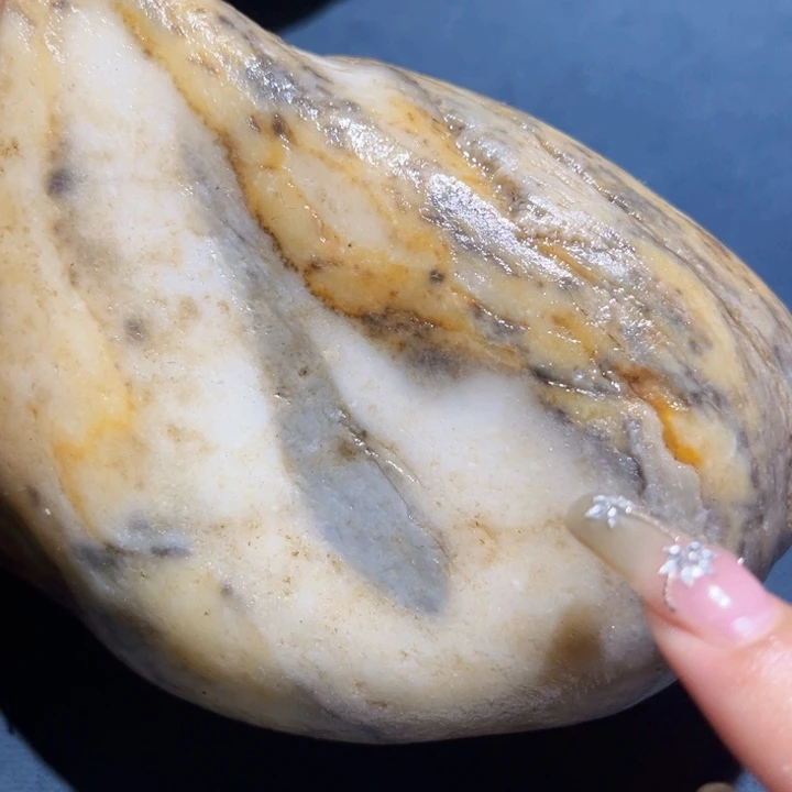 和田玉（糖玉）未镶嵌珠宝奇石