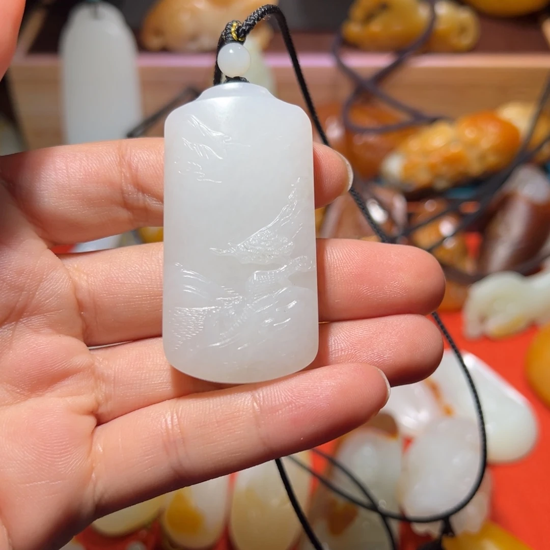 过***3和田玉未镶嵌颈饰