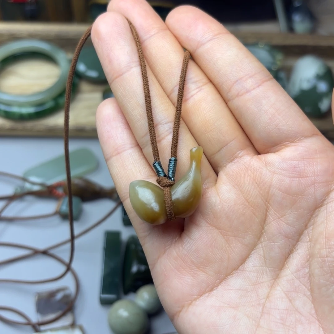 ঐ****和田玉未镶嵌颈饰