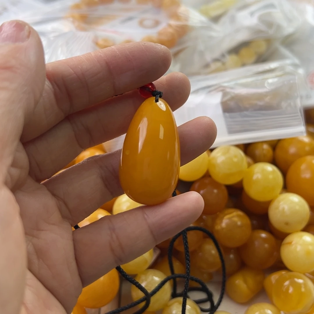 琥珀珠宝奇石未镶嵌