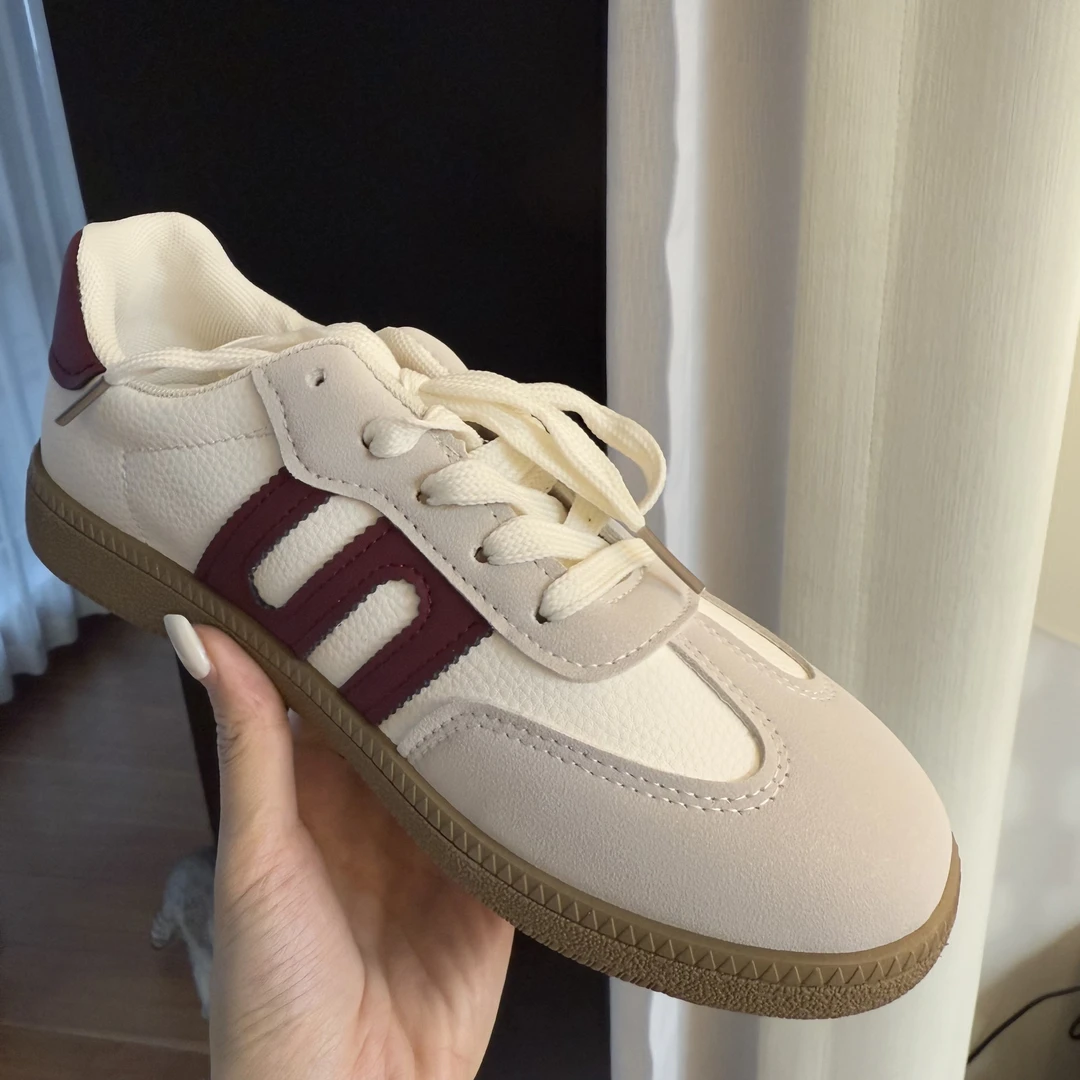 喜樂  2025拼色休闲小白鞋春季新款时尚百搭女士系带平底经典板鞋