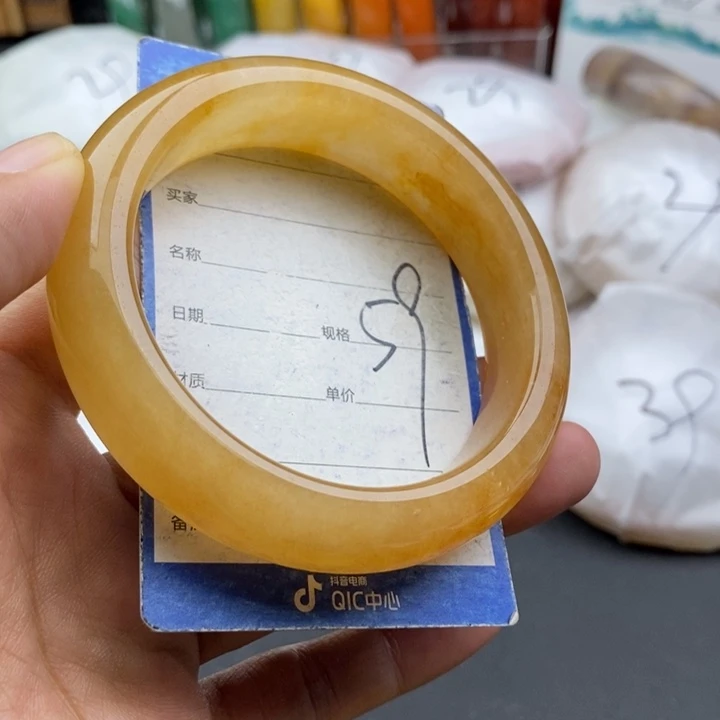 未镶嵌手镯石英质玉