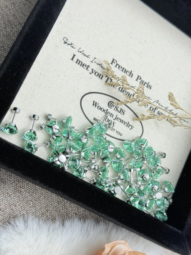 钛钢锆石耳饰 A292 绿色手捧花锆石8mm耳骨钉耳钉耳蜗钉