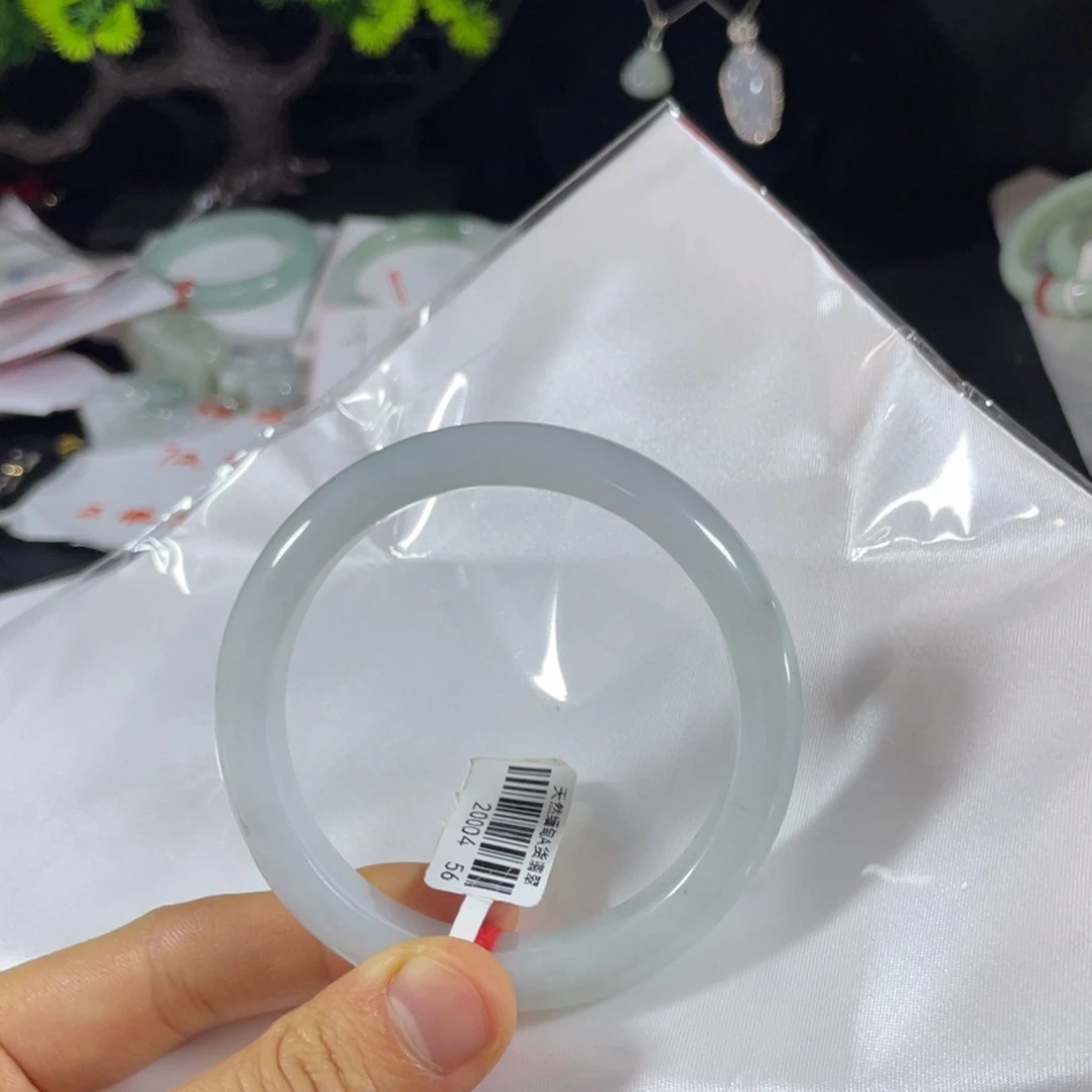 未镶嵌手镯翡翠天然翡翠手镯