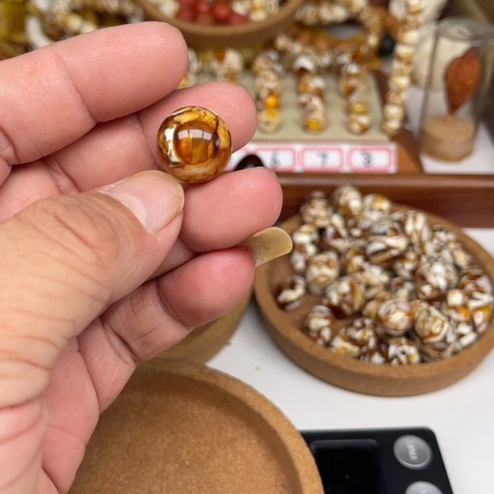 琥珀裸石未镶嵌463号