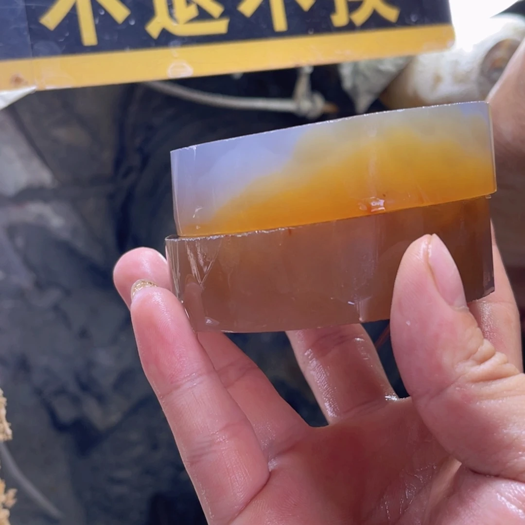 淡***.定制玛瑙手镯工费